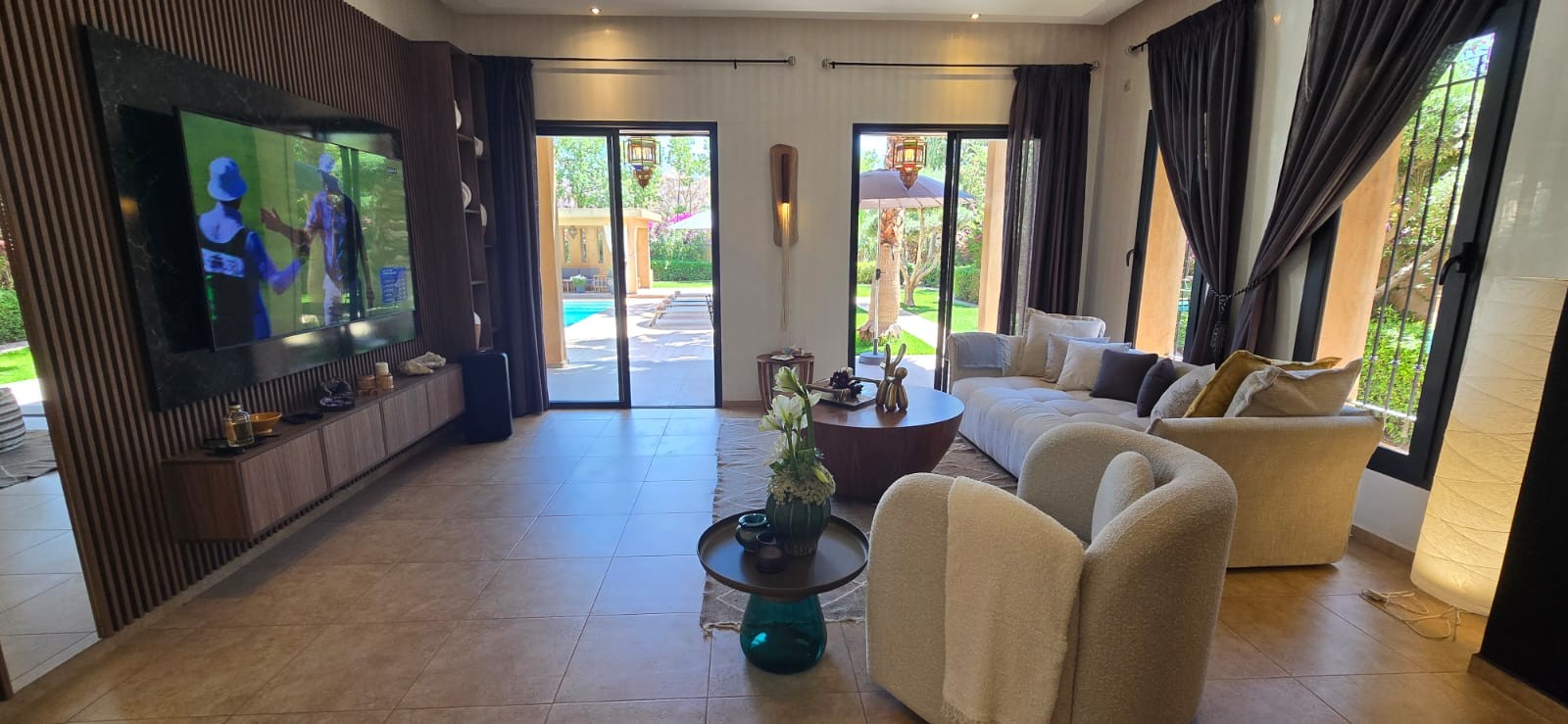 Villa, Amelkis area