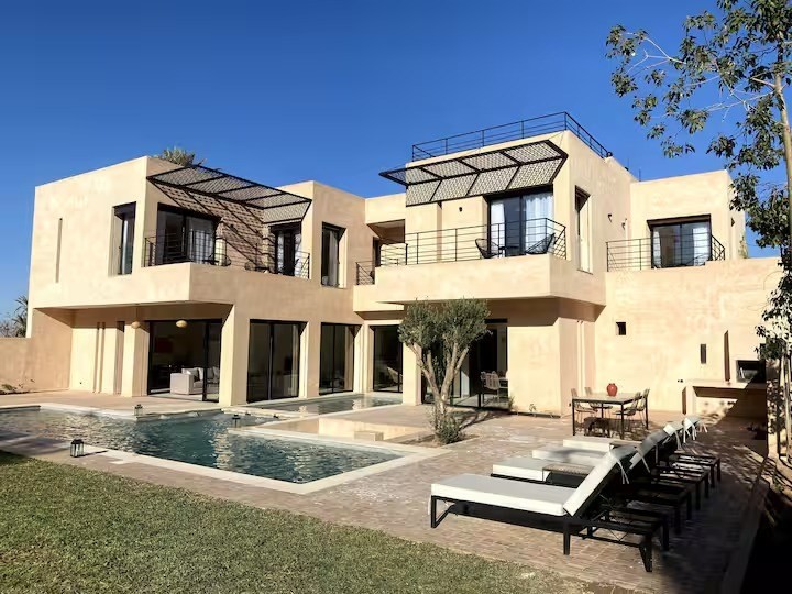 Villa, Amelkis
