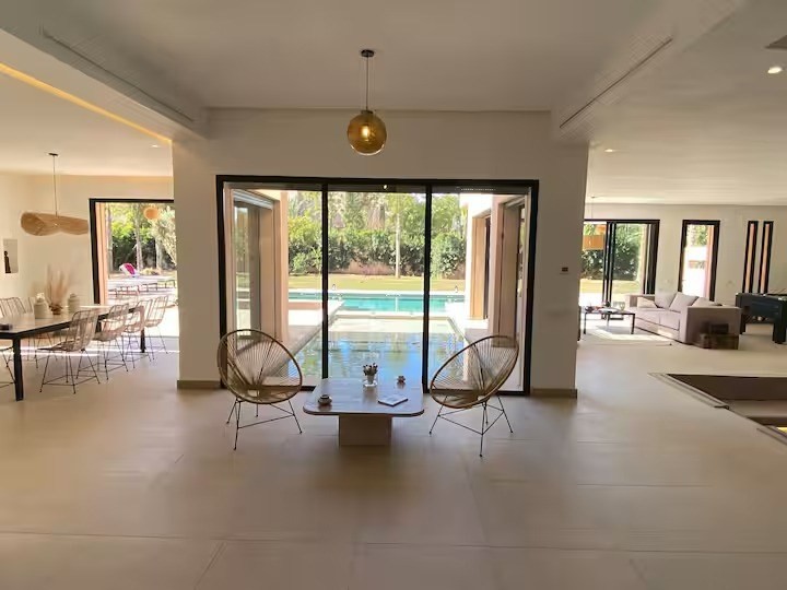 Villa, Amelkis