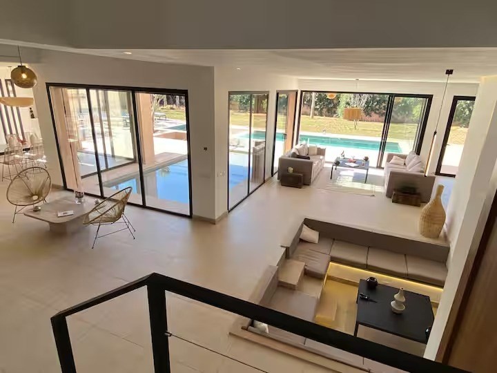 Villa, Amelkis