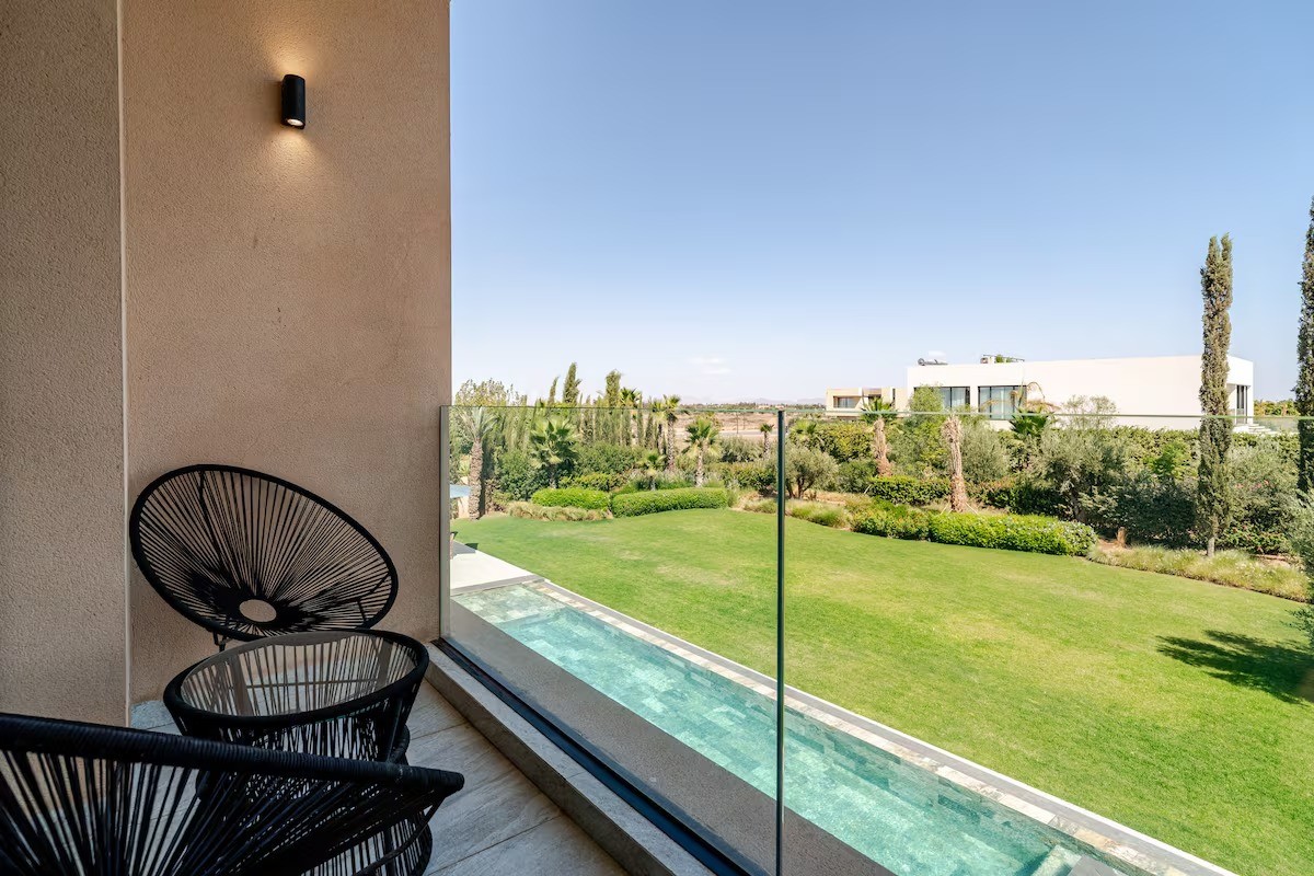 Villa, Amelkis area