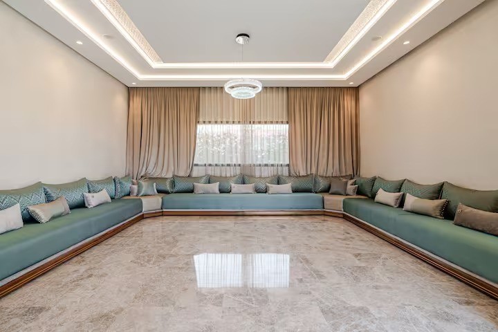 Villa, Amelkis area